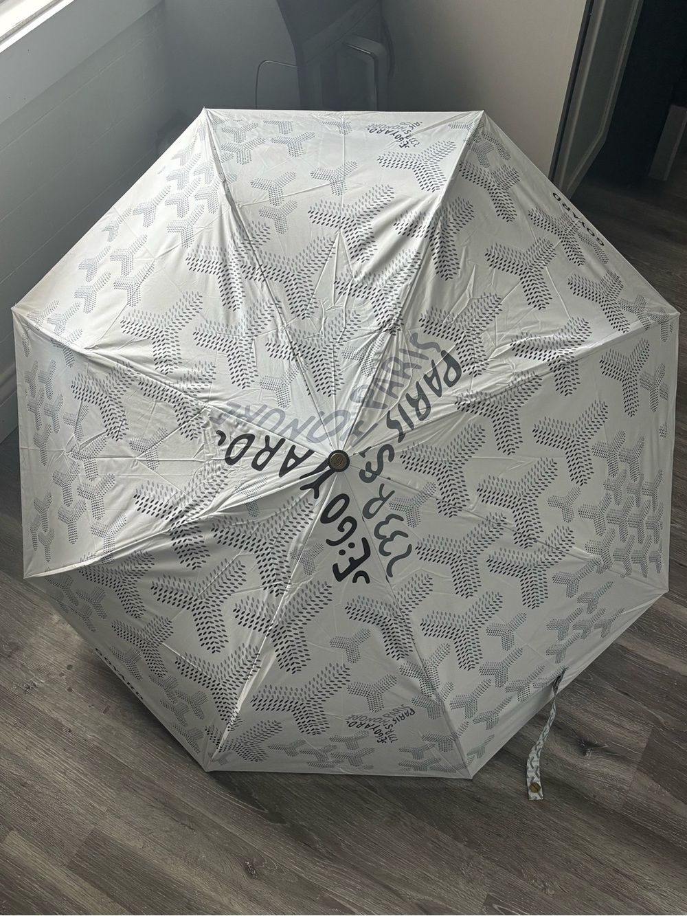 Custom White, Silver Patterned Retractable Goyard Umbrella